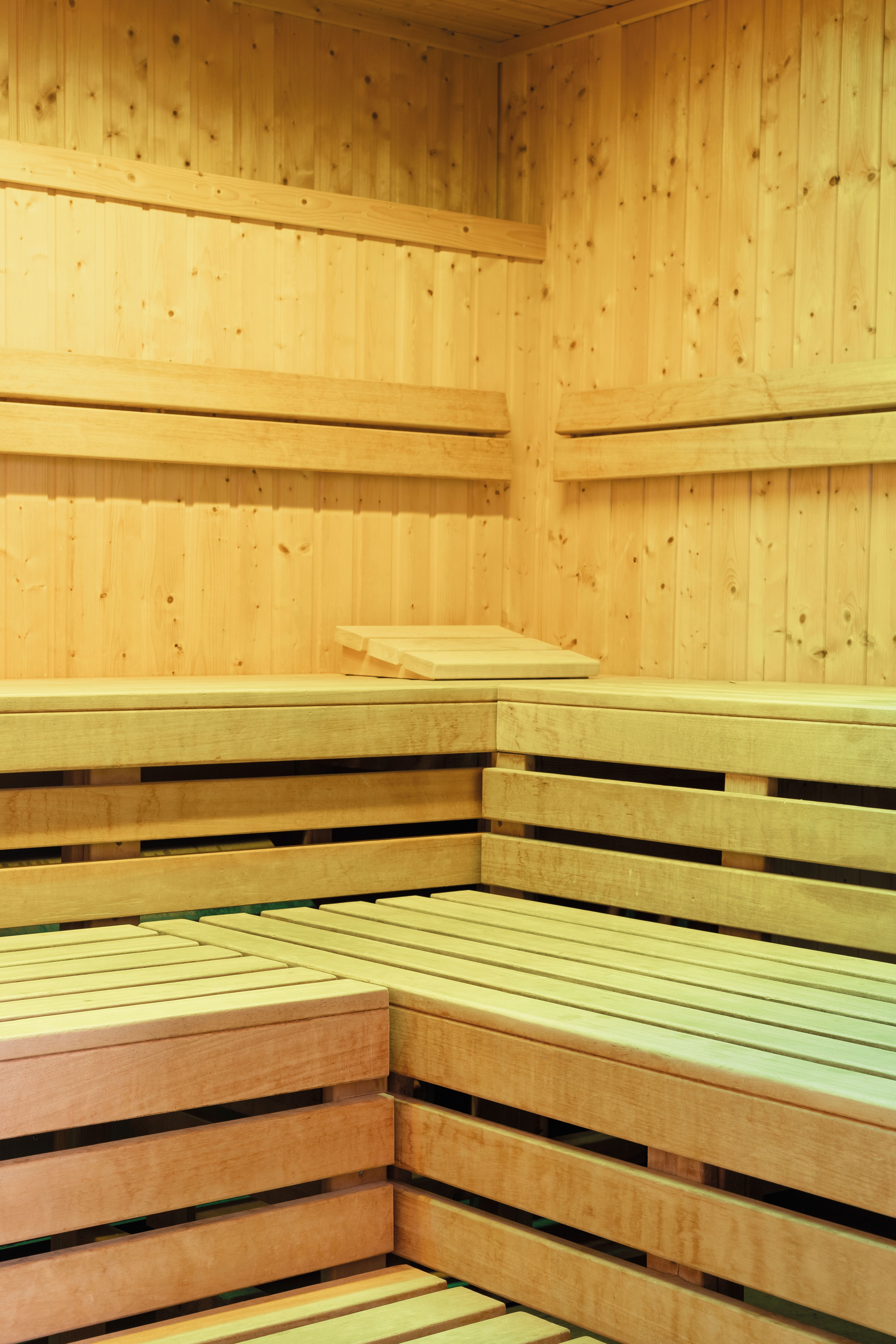 Unsere Sauna Öffnungszeiten findet ihr in den Infos
