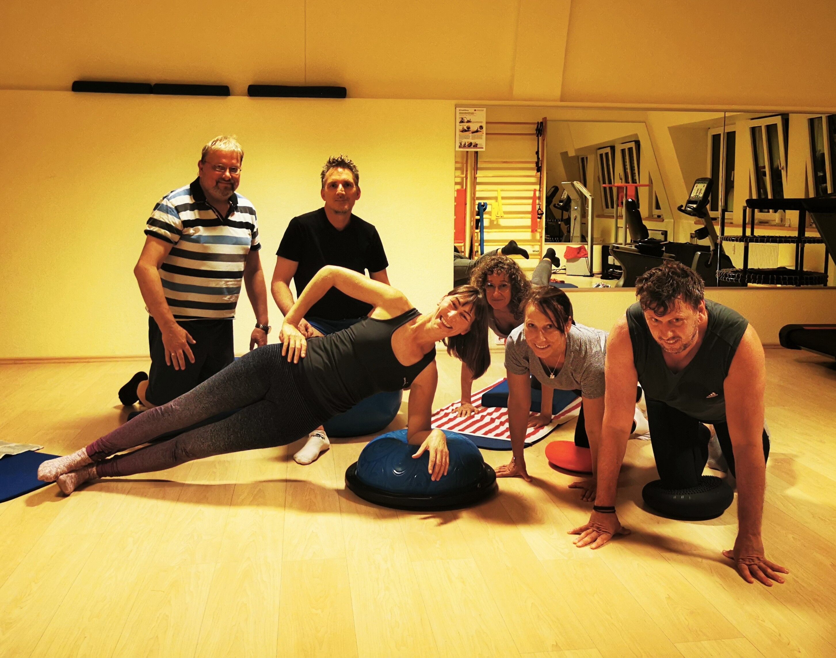 20 bis 30-minütige Gruppenfitness inklusive