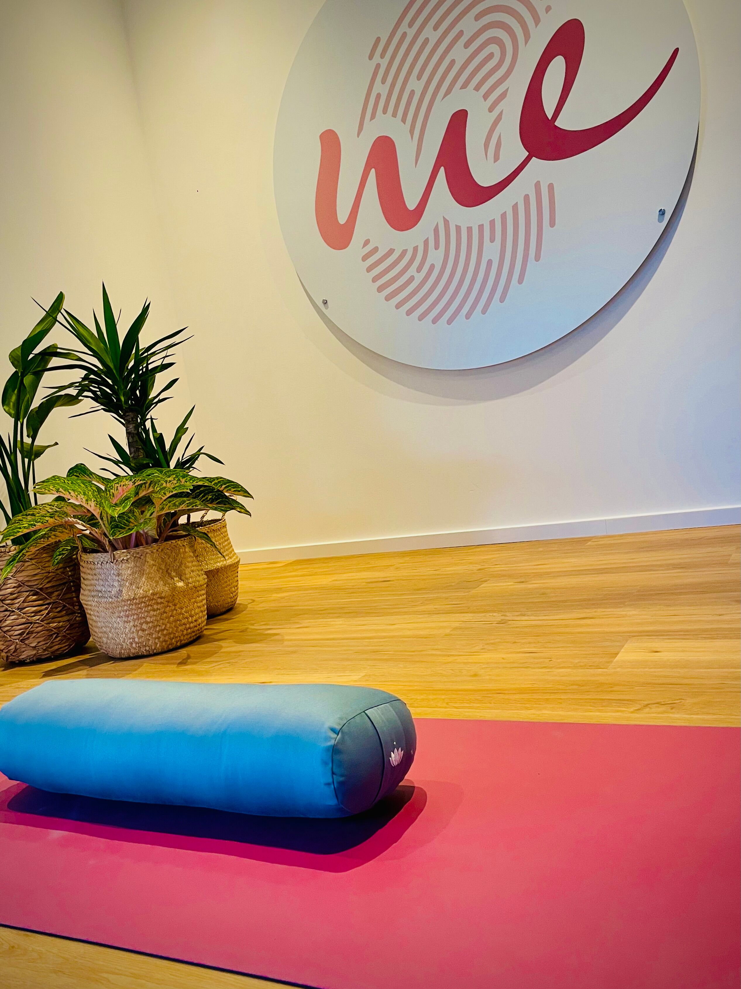 Yoga & Pilates by Tschusov