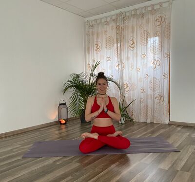 Elements Yoga mit Shelly
