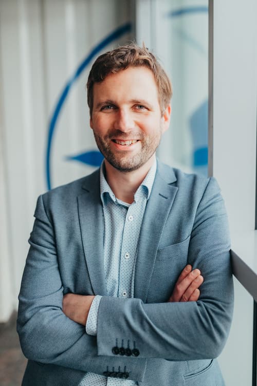 Portraitfoto von Adam von Hellmann