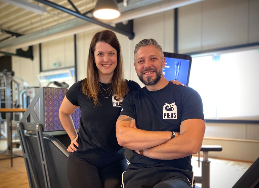 Kati & Ferdi vom pier5 im Innenbereich.