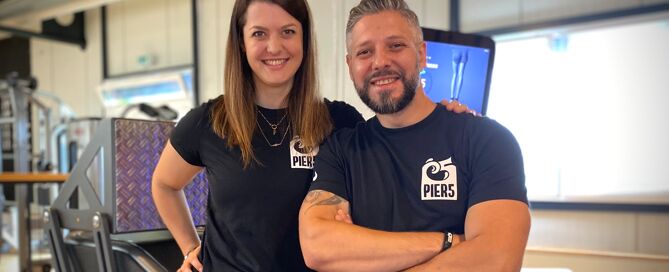 Kati & Ferdi vom pier5 im Innenbereich.