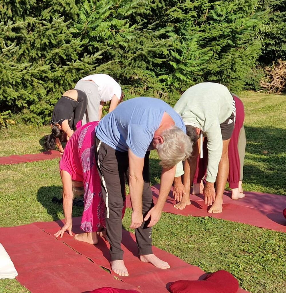 Partneryoga im Garten